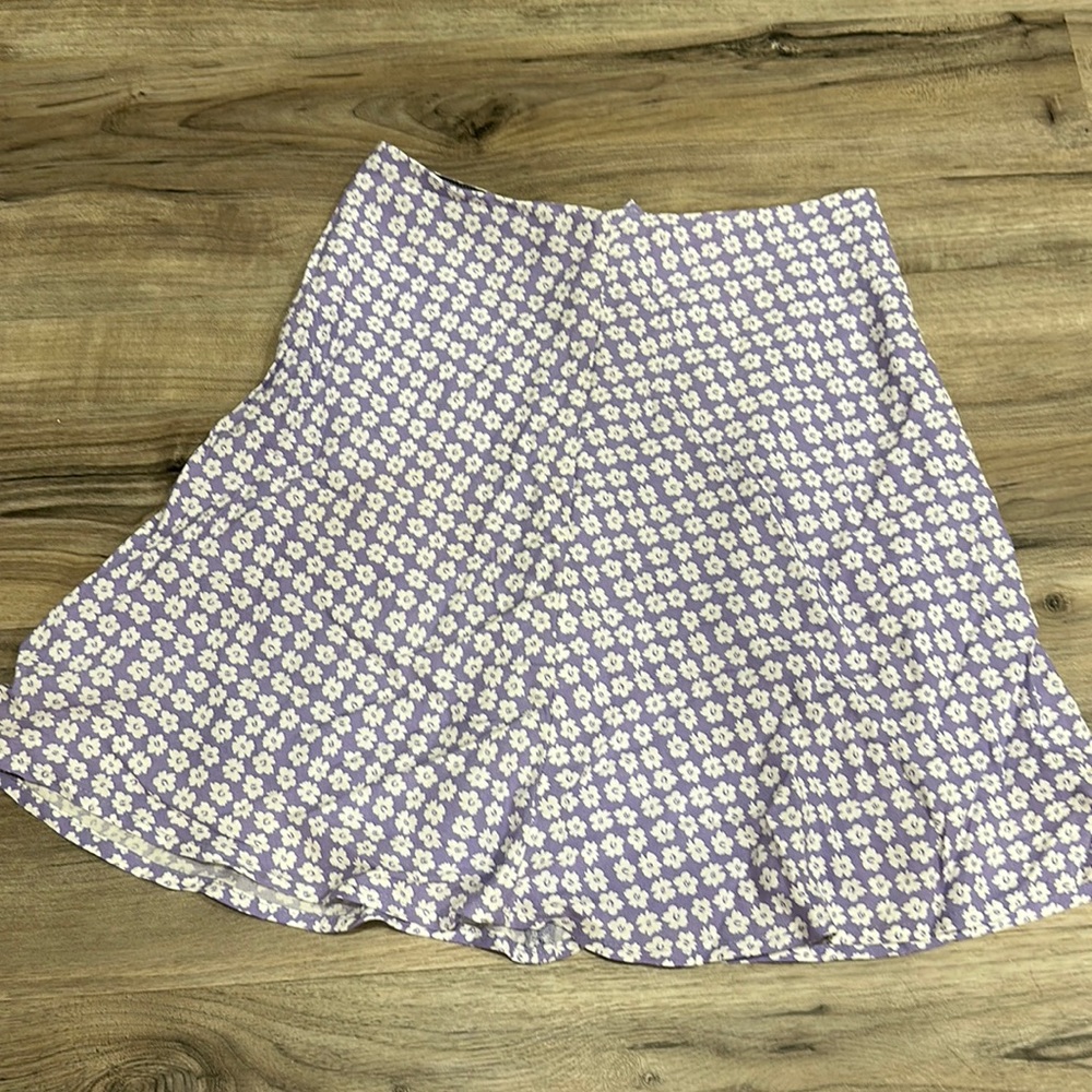 Floral patterned short skirt